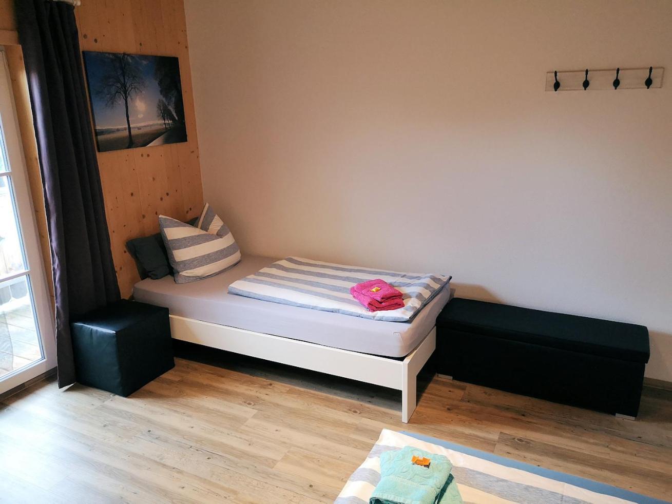 Linden  Heidis Ferienwohnung מראה חיצוני תמונה